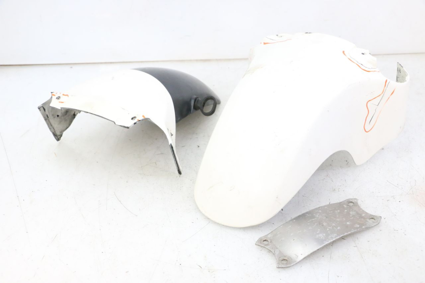 photo de PARAFANGO ANTERIORE YAMAHA FJ 36Y 1100 (1984 - 1985) - Vista d'insieme del prodotto