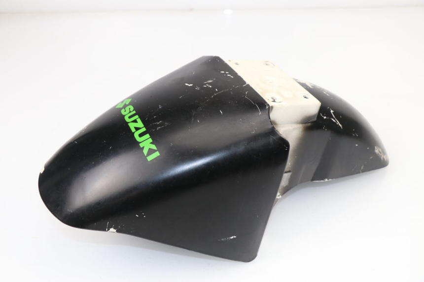 photo de Parafango anteriore SUZUKI GSX F GSXF 750 (1988 - 1998) - Primo piano tecnico