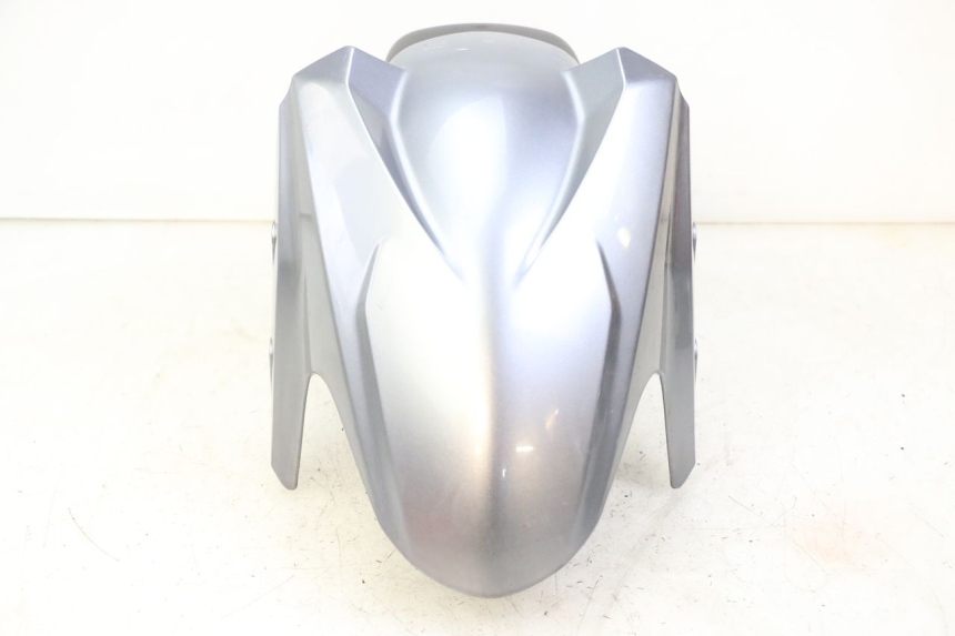 photo de PARAFANGO ANTERIORE SYM JOYMAX 125 (2010 - 2017) - Dettagli dei punti di fissaggio