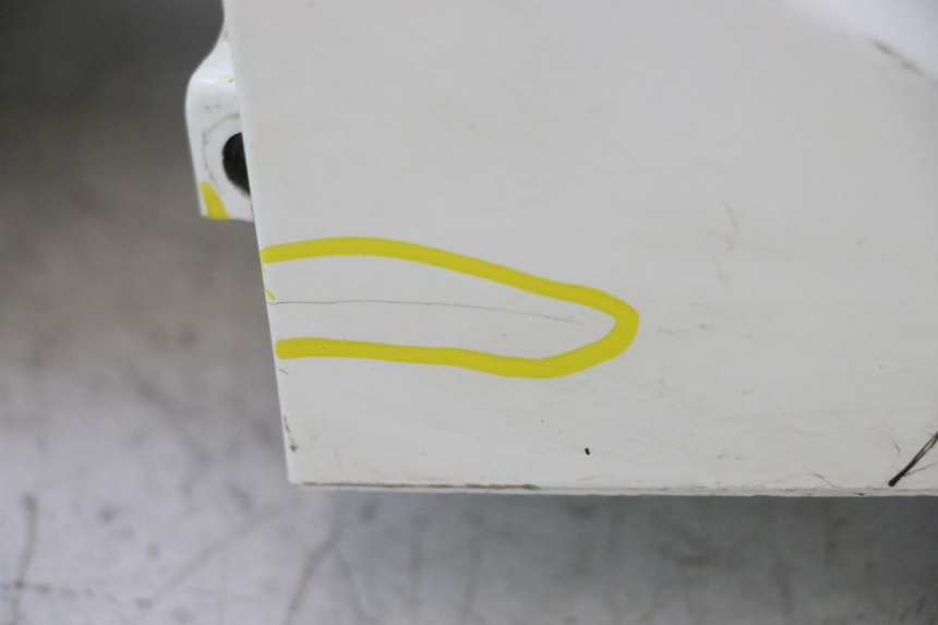 photo de PARAFANGO ANTERIORE PEUGEOT KISBEE 2T 50 (2010 - 2017) - Primo piano ad alta risoluzione