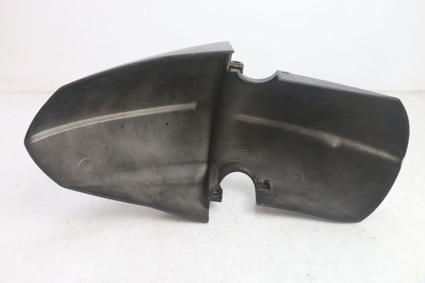 photo de PARAFANGO ANTERIORE PEUGEOT KISBEE 4T 50 (2018 - 2022) - Dettagli dei punti di fissaggio