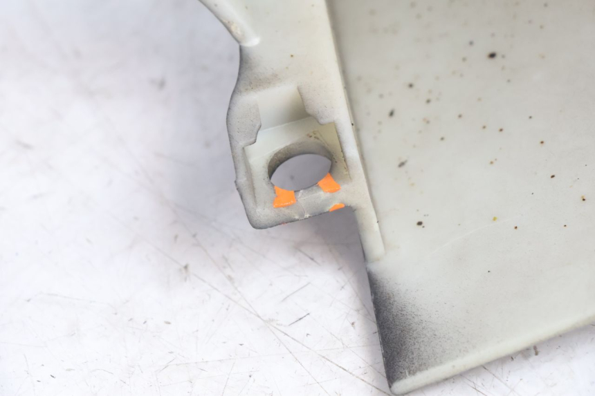 photo de PARAFANGO ANTERIORE PEUGEOT KISBEE 4T 50 (2010 - 2017) - Marcature e riferimenti originali