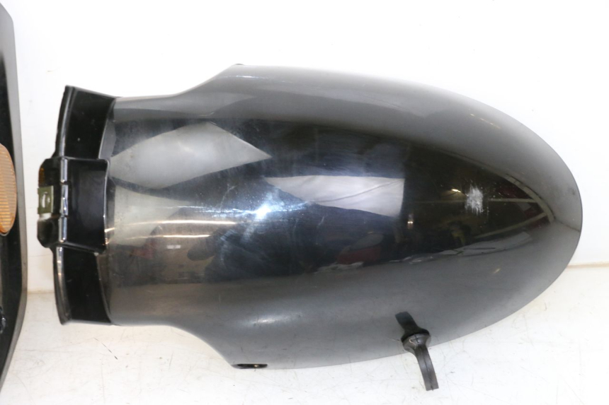 photo de PARAFANGO ANTERIORE LONGJIA SHARPY 125 (2020 - 2024) - Caratteristiche distintive