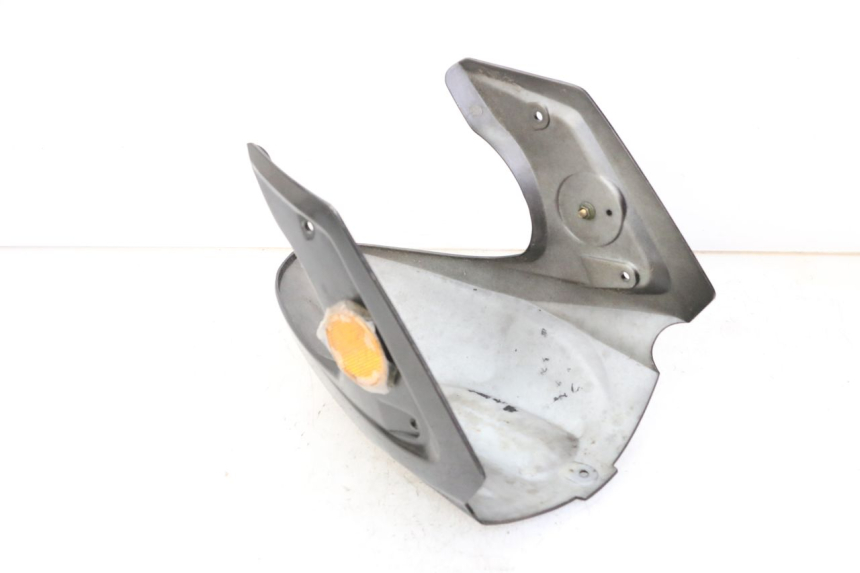 photo de PARAFANGO ANTERIORE LONGJIA SHARPY 125 (2020 - 2024) - Dettagli dei punti di fissaggio