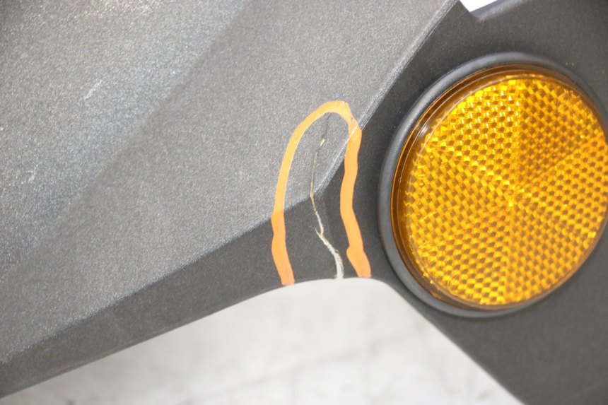 photo de PARAFANGO ANTERIORE KEEWAY MATRIX RX9 125 (2006 - 2007) - Stato della superficie e materiale