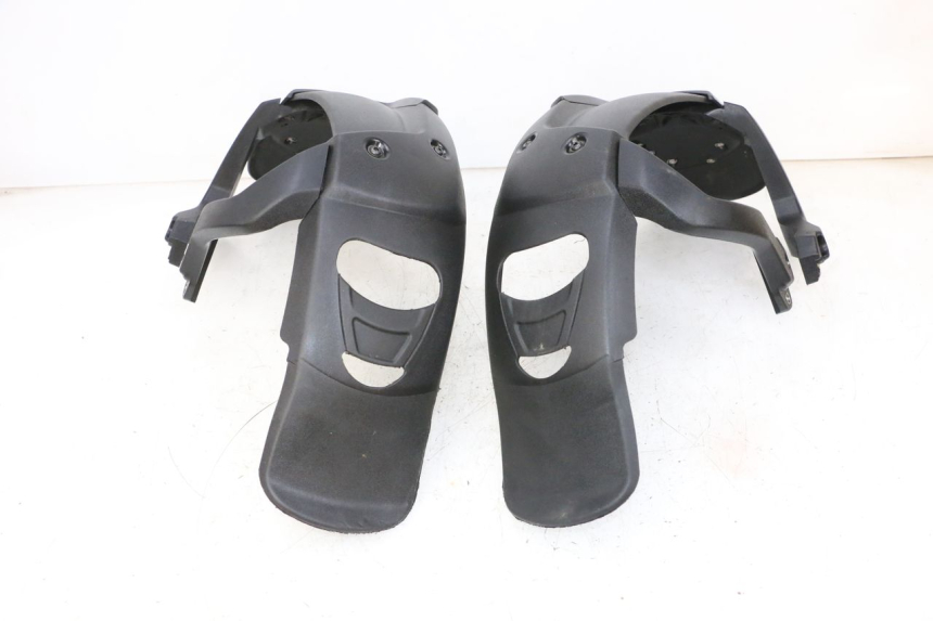 photo de PARAFANGO ANTERIORE PIAGGIO MP3 HPE 300 (2019 - 2026) - Ricambio usato controllato