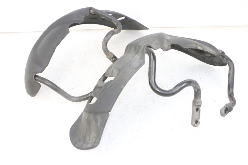 photo de PARAFANGO ANTERIORE PIAGGIO MP3 LT 300 (2010 - 2016) - Stato della superficie e materiale