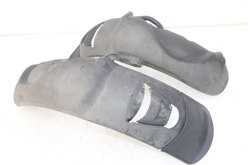 photo de PARAFANGO ANTERIORE PIAGGIO MP3 LT 300 (2010 - 2016) - Altra vista dell'articolo