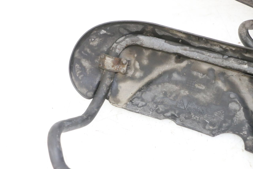 photo de PARAFANGO ANTERIORE PIAGGIO MP3 LT 300 (2010 - 2016) - Zoom sullo stato d'uso