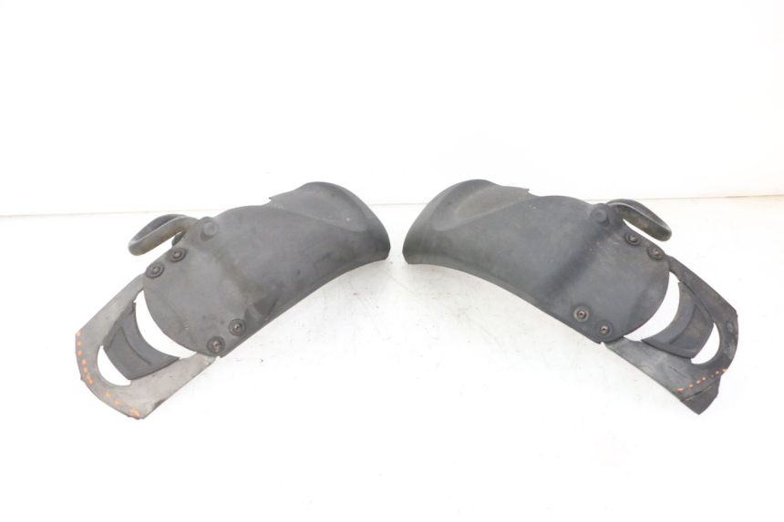 photo de PARAFANGO ANTERIORE PIAGGIO MP3 LT 300 (2010 - 2016) - Primo piano ad alta risoluzione