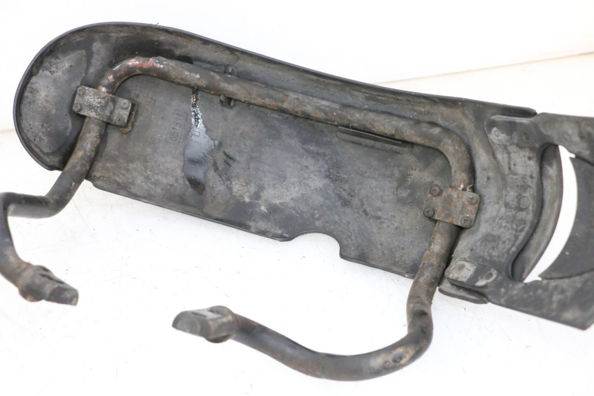 photo de PARAFANGO ANTERIORE PIAGGIO MP3 LT 300 (2010 - 2016) - Dettagli dei punti di fissaggio