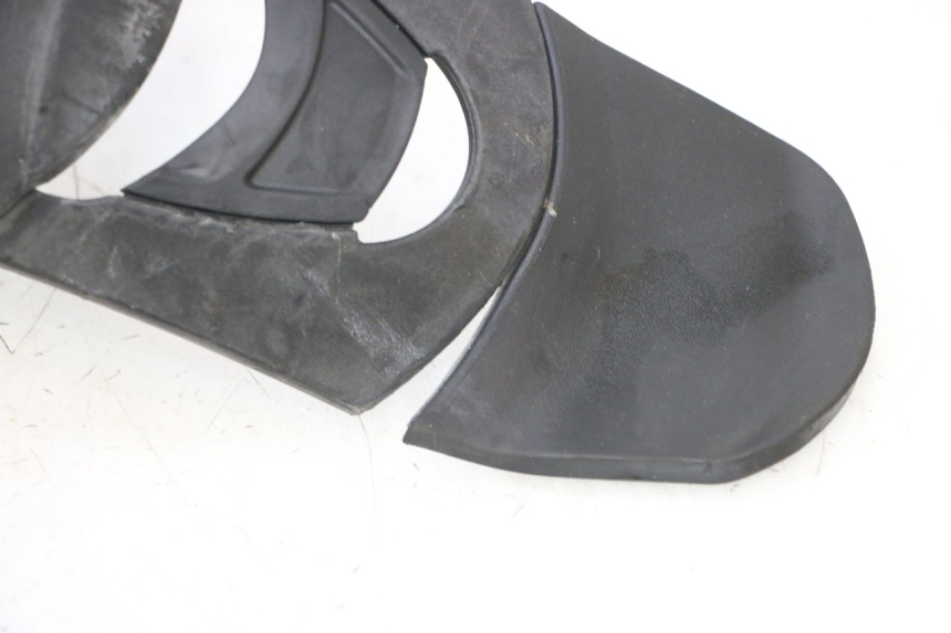photo de PARAFANGO ANTERIORE PIAGGIO MP3 LT 300 (2010 - 2016) - Caratteristiche distintive