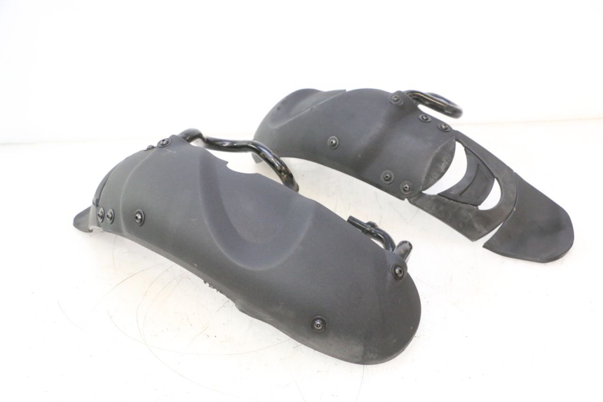 photo de PARAFANGO ANTERIORE PIAGGIO MP3 LT 300 (2010 - 2016) - Zoom sui componenti
