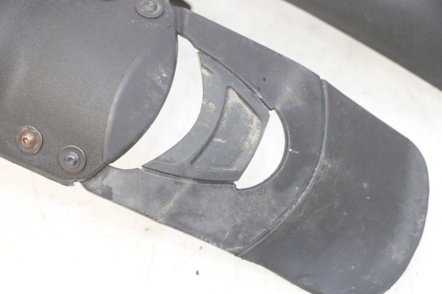 photo de PARAFANGO ANTERIORE PIAGGIO MP3 RL 250 (2006 - 2010) - Primo piano tecnico