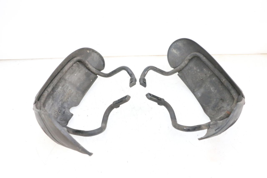 photo de PARAFANGO ANTERIORE PIAGGIO MP3 125 (2006 - 2014) - Zoom sullo stato d'uso