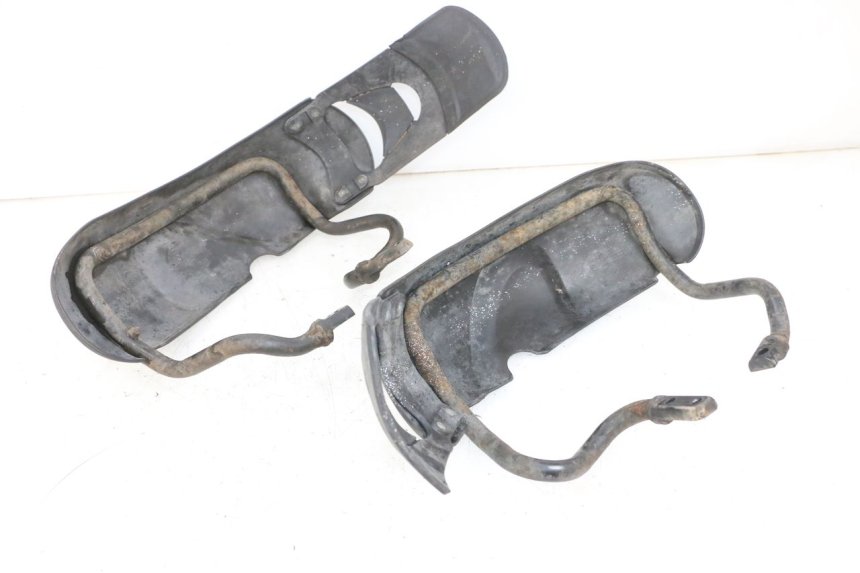 photo de PARAFANGO ANTERIORE PIAGGIO MP3 RL 250 (2006 - 2010) - Zoom sullo stato d'uso