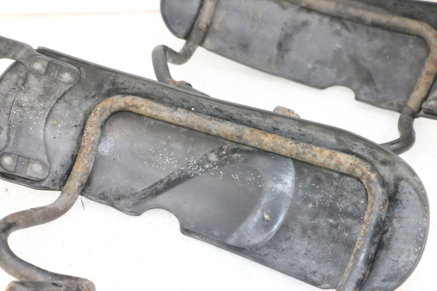 photo de PARAFANGO ANTERIORE PIAGGIO MP3 RL 250 (2006 - 2010) - Primo piano tecnico