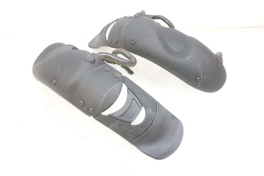 photo de PARAFANGO ANTERIORE PIAGGIO MP3 RL 250 (2006 - 2010) - Stato della superficie e materiale