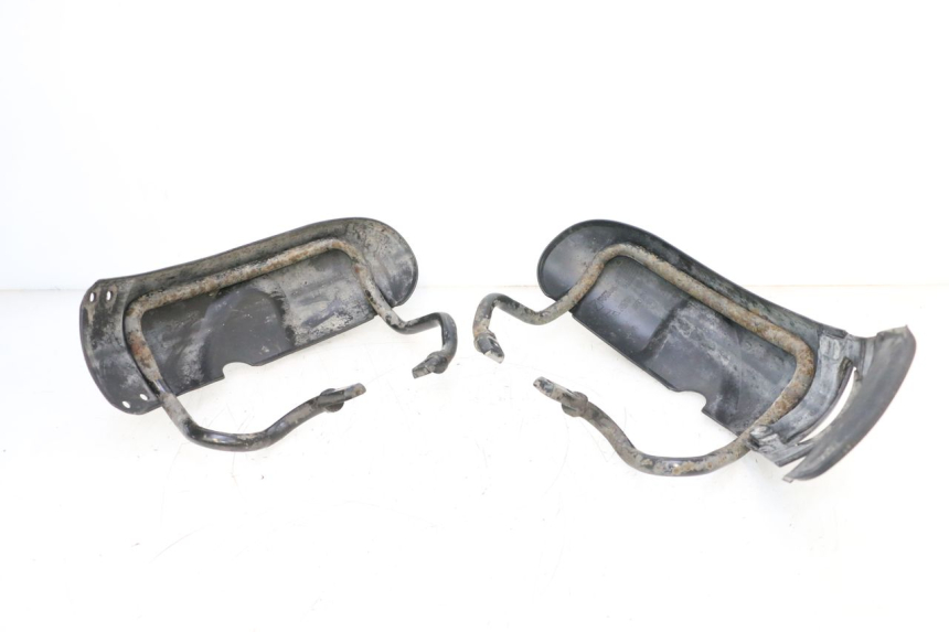 photo de PARAFANGO ANTERIORE PIAGGIO MP3 RL 250 (2006 - 2010) - Primo piano tecnico