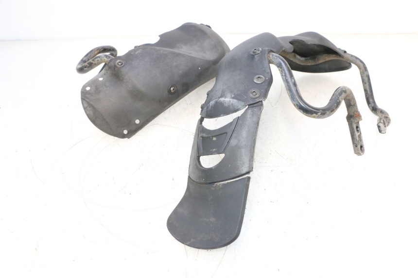 photo de PARAFANGO ANTERIORE PIAGGIO MP3 RL 250 (2006 - 2010) - Dettagli dei punti di fissaggio