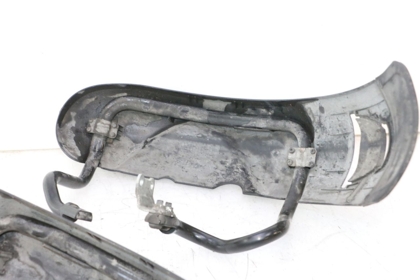 photo de PARAFANGO ANTERIORE PIAGGIO MP3 500 (2016 - 2018) - Stato della superficie e materiale