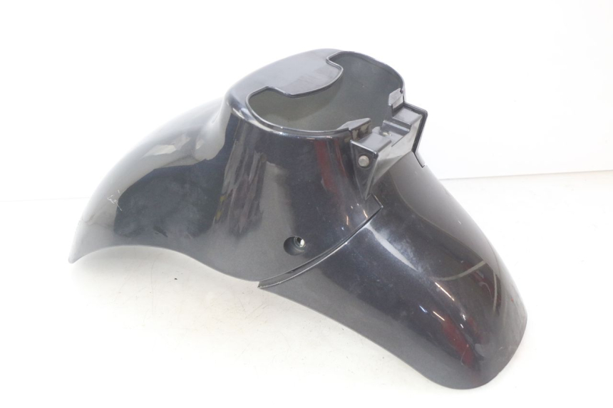 photo de PARAFANGO ANTERIORE KYMCO PEOPLE 250 (2004 - 2008) - Caratteristiche distintive