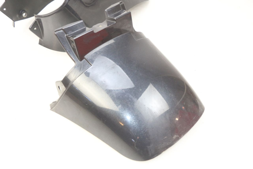 photo de PARAFANGO ANTERIORE KYMCO PEOPLE 250 (2004 - 2008) - Focus sulla struttura