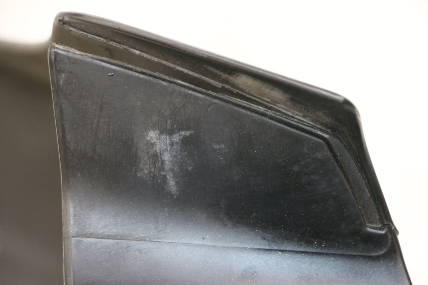 photo de PARAFANGO ANTERIORE PIAGGIO LIBERTY IGET 4T 50 (2021 - 2025) - Dettagli dei punti di fissaggio