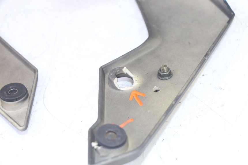 photo de PARAFANGO ANTERIORE MAG POWER R-STREET 50 (2016 - 2025) - Stato della superficie e materiale