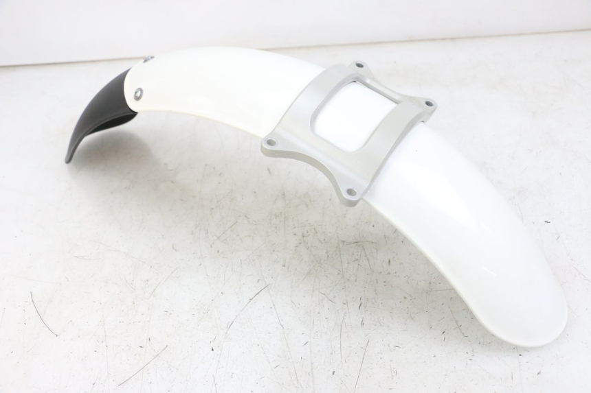 photo de PARAFANGO ANTERIORE ROYAL ENFIELD CONTINENTAL GT 650 (2019 - 2024) - Zoom sullo stato d'uso