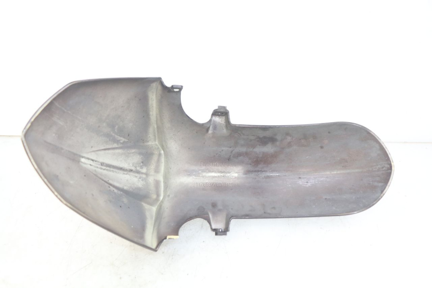 photo de PARAFANGO ANTERIORE PEUGEOT SATELIS 125 (2006 - 2009) - Zoom sullo stato d'uso