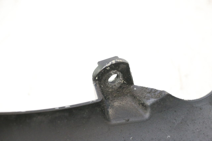photo de PARAFANGO ANTERIORE PEUGEOT SATELIS 125 (2006 - 2009) - Stato della superficie e materiale
