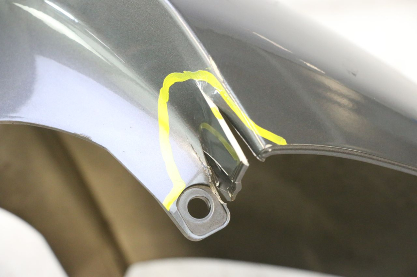 photo de PARAFANGO ANTERIORE PEUGEOT SATELIS 125 (2013 - 2018) - Altra vista dell'articolo