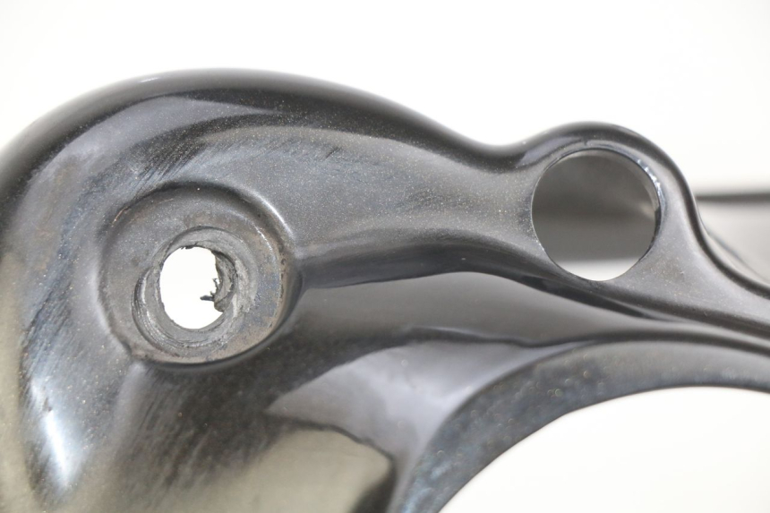 photo de PARAFANGO ANTERIORE APRILIA SCARABEO 100 (2003 - 2012) - Primo piano tecnico