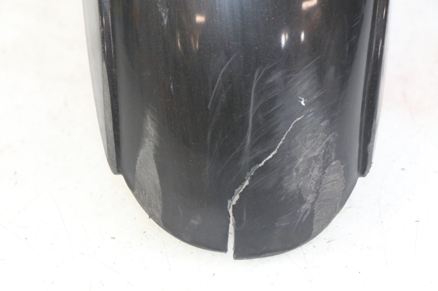 photo de PARAFANGO ANTERIORE APRILIA SCARABEO 100 (2003 - 2012) - Dettagli dei punti di fissaggio