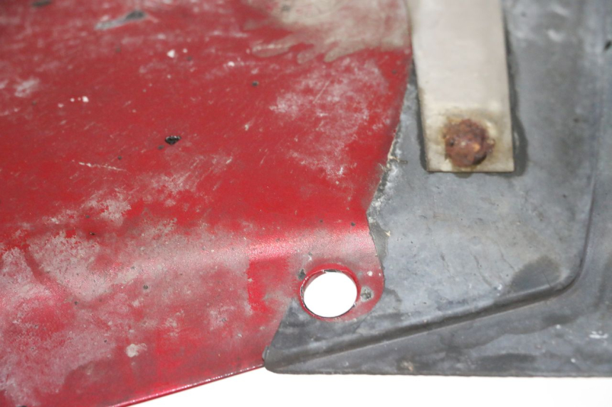 photo de PARAFANGO ANTERIORE TRIUMPH SPRINT 900 (1995 - 1998) - Zoom sullo stato d'uso