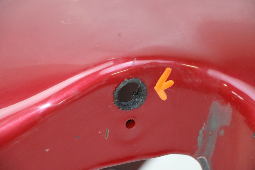 photo de PARAFANGO ANTERIORE TRIUMPH SPRINT 900 (1995 - 1998) - Dettagli dei punti di fissaggio