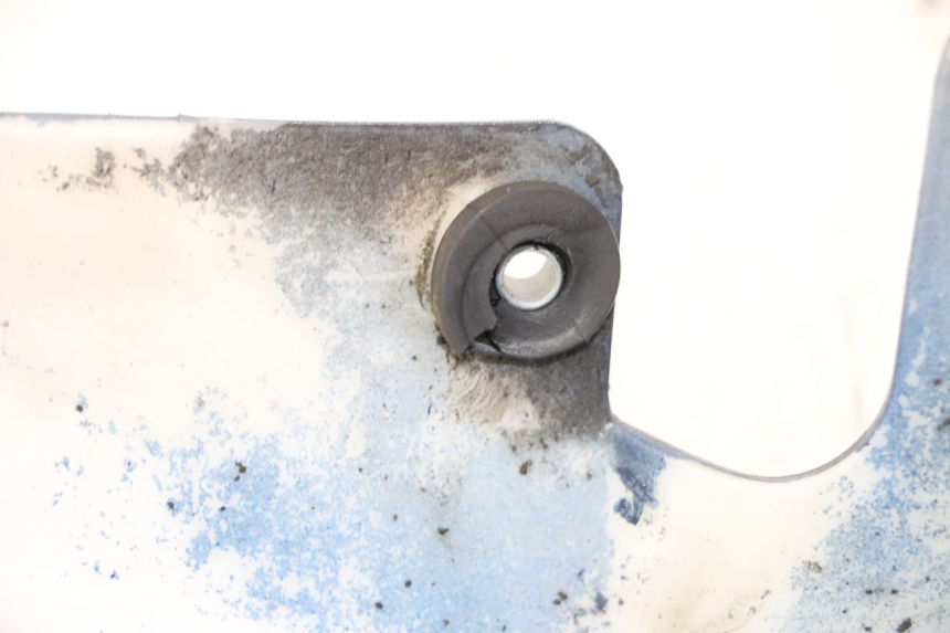 photo de PARAFANGO ANTERIORE PIAGGIO X9 EVOLUTION 125 (2003 - 2007) - Zoom sullo stato d'uso