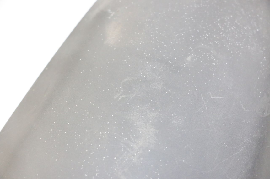 photo de PARAFANGO ANTERIORE HONDA XLV VARADERO 125 (2000 - 2006) - Zoom sullo stato d'uso