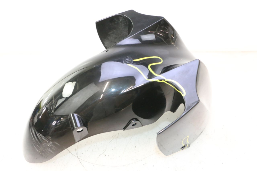 photo de PARAFANGO ANTERIORE YAMAHA YP MAJESTY 125 (2007 - 2010) - Dettagli dei punti di fissaggio
