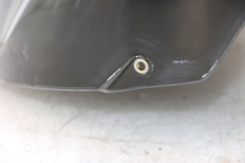 photo de PARAFANGO ANTERIORE YAMAHA YP MAJESTY 125 (2002 - 2006) - Zoom sullo stato d'uso