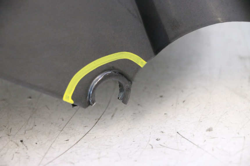 photo de PARAFANGO ANTERIORE YAMAHA YZF R6 600 (2008 - 2009) - Stato della superficie e materiale