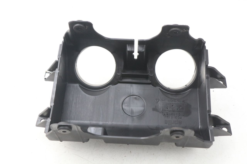 photo de Griglia del radiatore APRILIA ATLANTIC 125 (2003 - 2009) - Zoom sullo stato d'uso