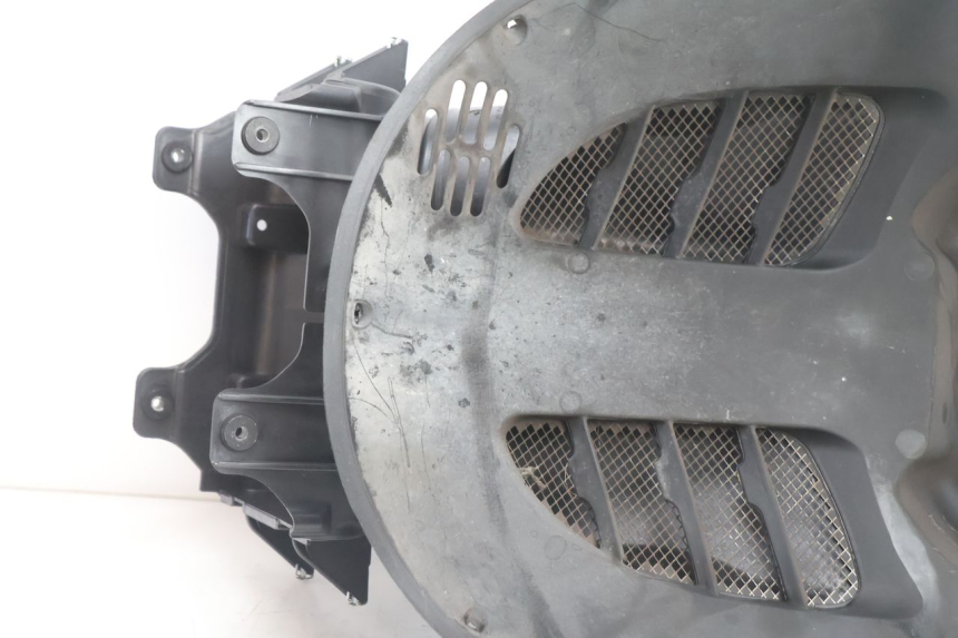 photo de Griglia del radiatore APRILIA ATLANTIC S 125 (2010 - 2013) - Dettaglio del componente