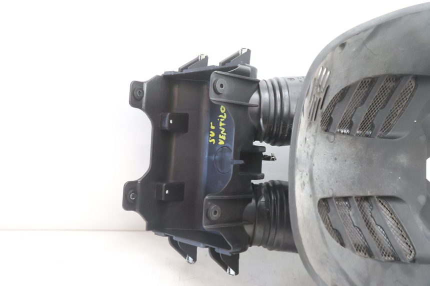 photo de Griglia del radiatore APRILIA ATLANTIC S 125 (2010 - 2013) - Altra angolazione