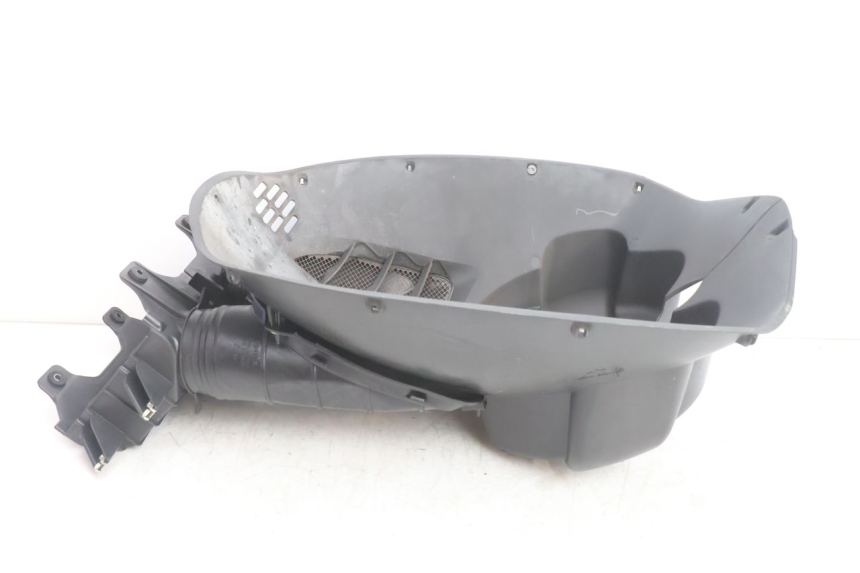 photo de Griglia del radiatore APRILIA ATLANTIC S 125 (2010 - 2013) - Primo piano tecnico