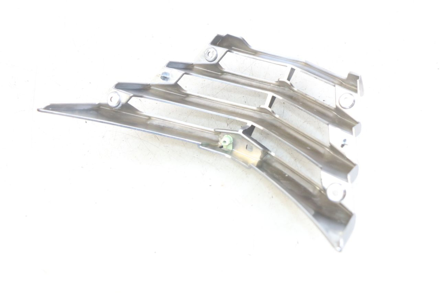 photo de GRIGLIA RADIATORE PEUGEOT CITYSTAR 125 (2011 - 2017) - Dettaglio del componente