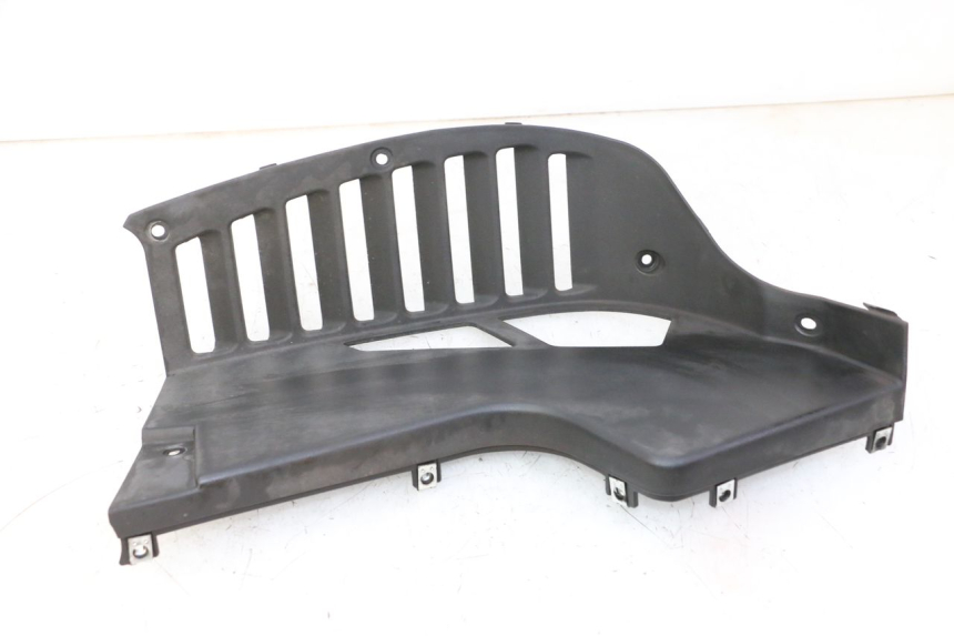 photo de DESTRA GRIGLIA RADIATORE QUADRO 4 4D 350 (2015 - 2018) - Dettaglio del componente