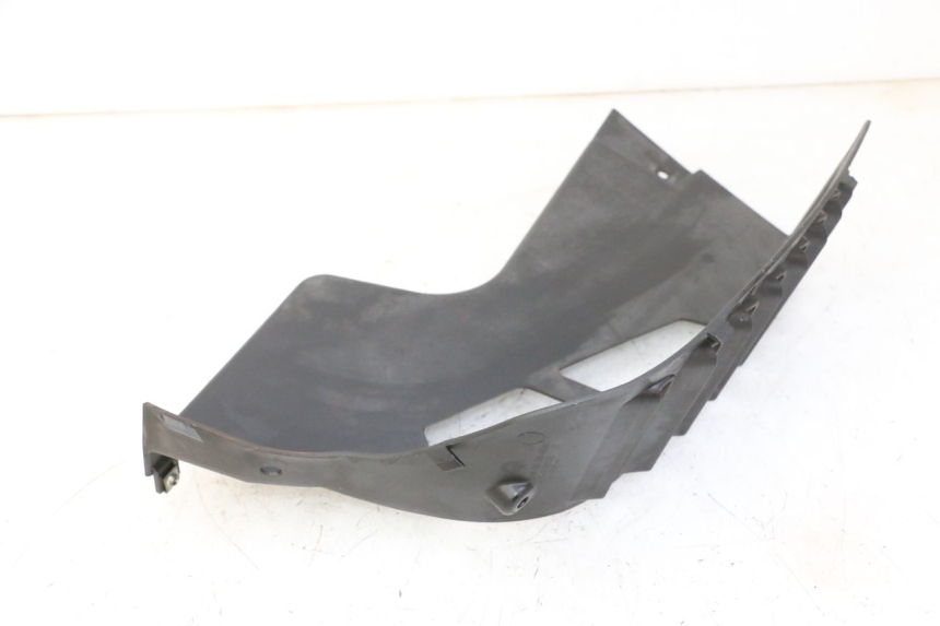 photo de DESTRA GRIGLIA RADIATORE QUADRO 4 4D 350 (2015 - 2018) - Primo piano tecnico