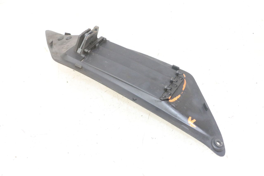 photo de DESTRA GRIGLIA RADIATORE GILERA NEXUS 125 (2009 - 2013) - Zoom sullo stato d'uso